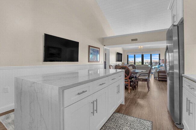 Building Photo - 801 Seafarer Cir