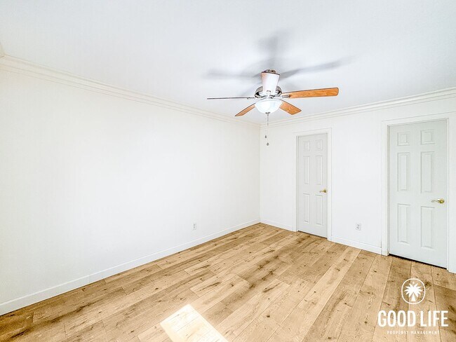 Building Photo - SD: Bright 2BD/2BA Condo in Golden Hill with In-Unit Laundry & Tandem Parking