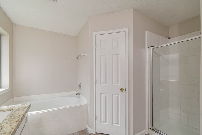 Building Photo - 14214 Silver Glade Ln