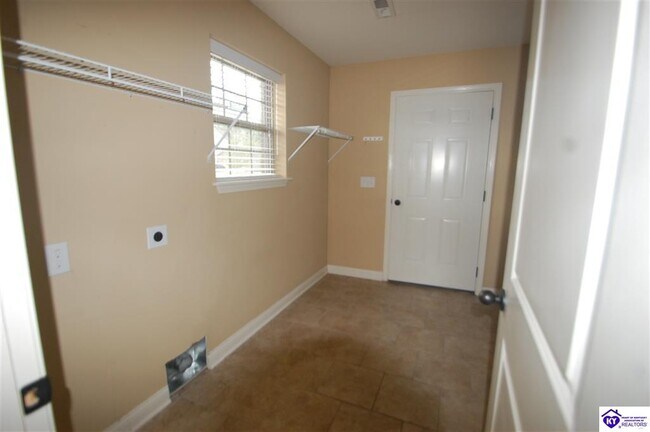 Building Photo - 101 Vineland Pkwy Dr