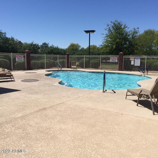 Building Photo - 7255 N 89th Dr