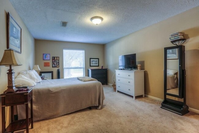 Building Photo - 12439 Piping Rock Dr