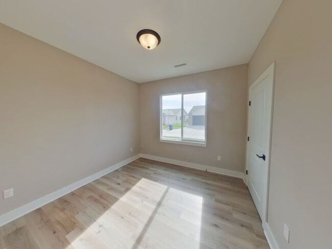 Building Photo - 4-bedroom Wichita Townhome