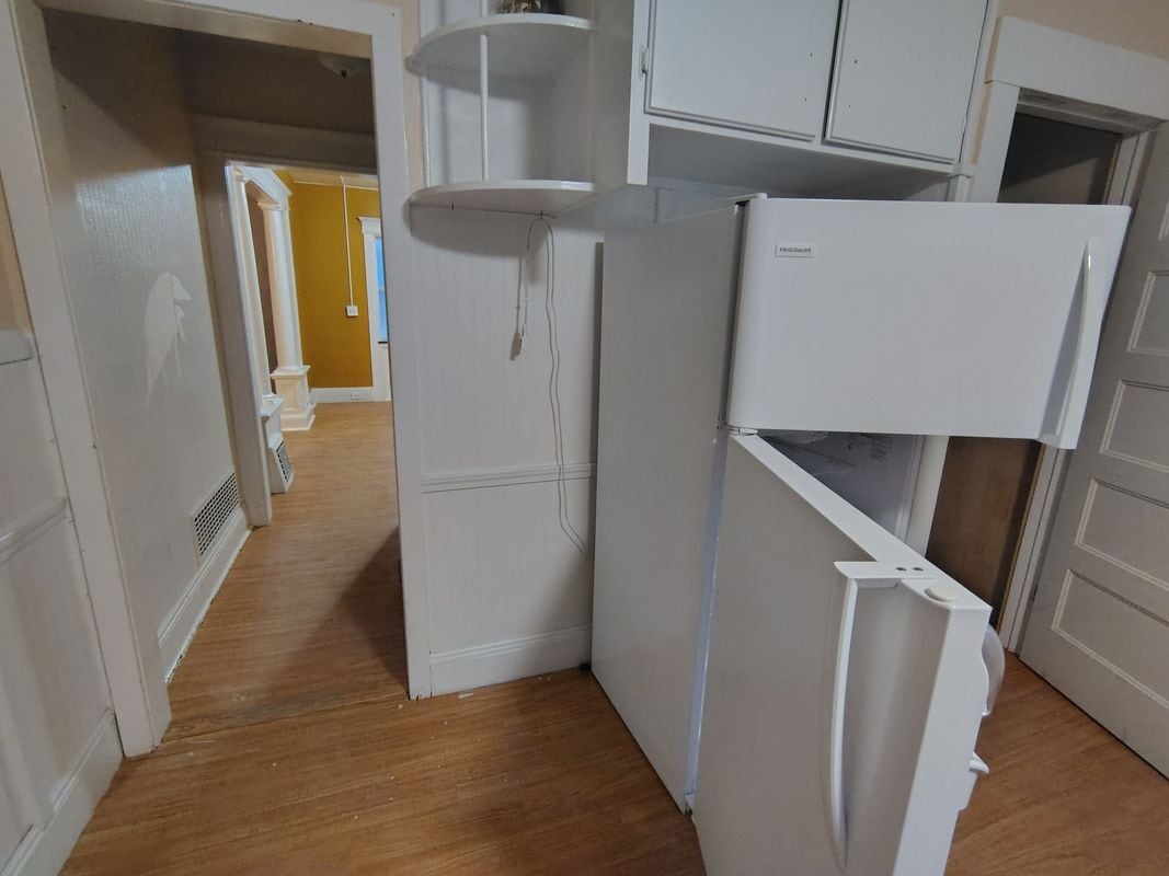 Building Photo - 147 E Matson Ave