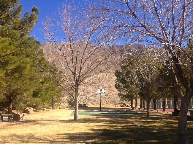 Building Photo - 4800 N Stanton St