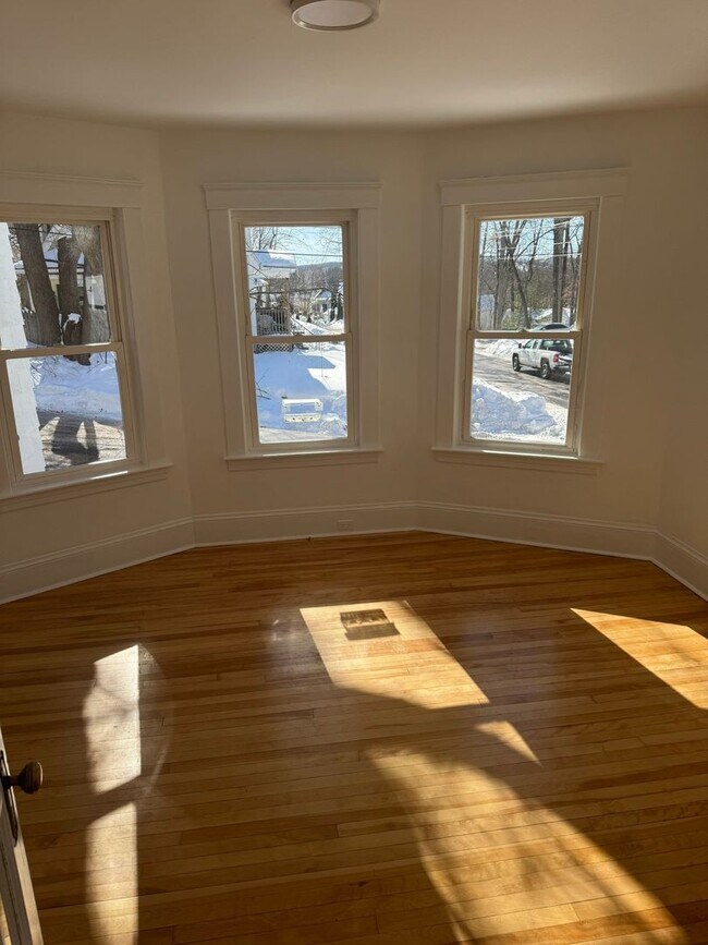 Building Photo - 2-4 Harding St