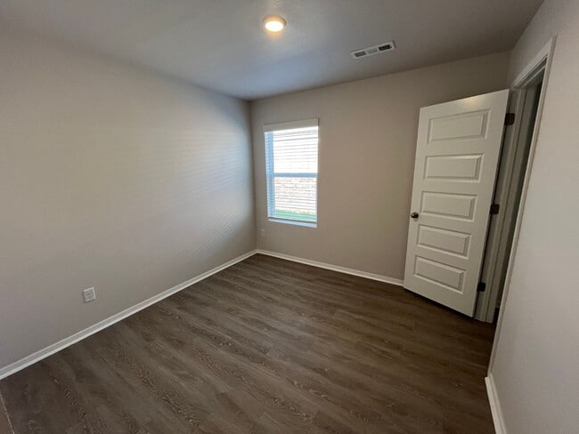 Building Photo - Pre-Leasing Now! Discover Modern Living in This 4-Bedroom, 2-Bath Home at Cottages at Clear Creek