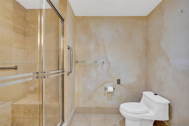 Building Photo - 21150 Point Pl