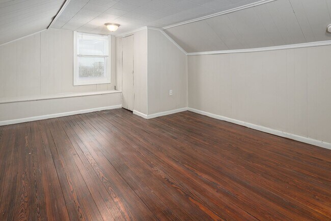 Building Photo - 3220 Bayonne Ave