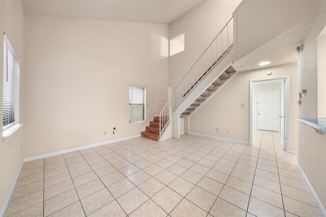 Building Photo - 1005 Milford Way