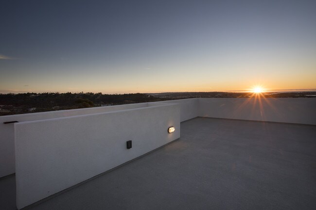 Building Photo - Must See 4 BR Townhome Blocks to USD with ...
