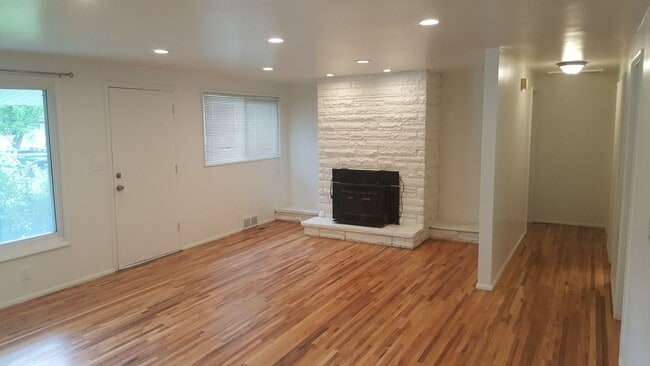 Building Photo - 314 W 1200 N