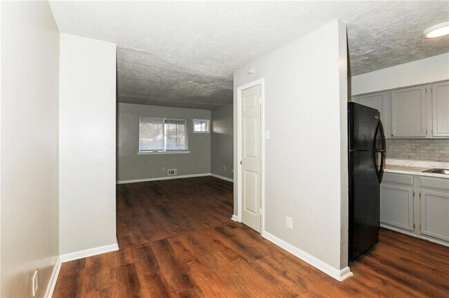 Building Photo - 2829 Belvedere Ln