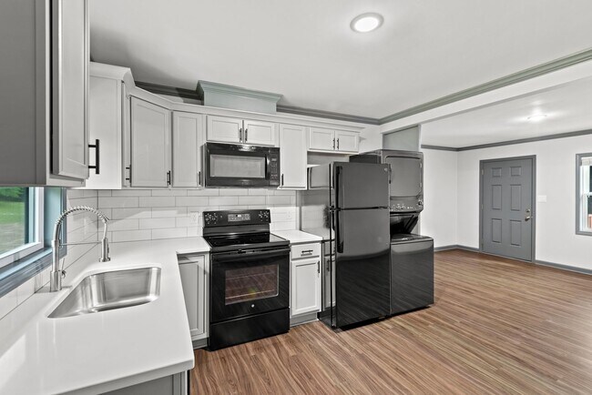 Building Photo - 2bd / 1ba near Historic Downtown Louisburg.