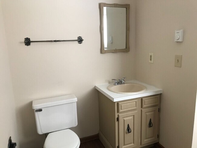 Building Photo - 225- RAVENWOOD