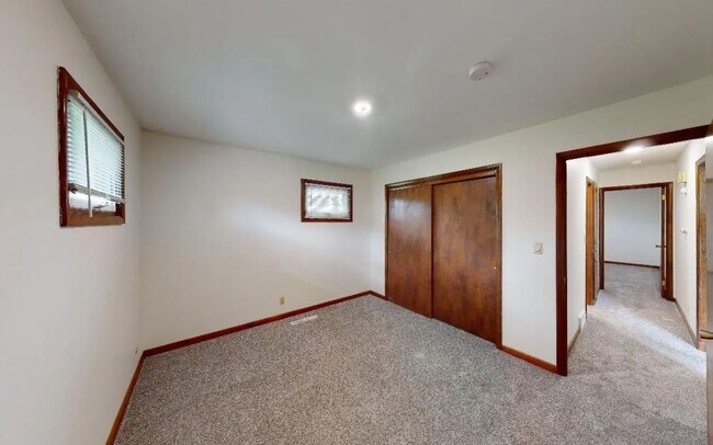 Building Photo - 2722 Stewart Dr