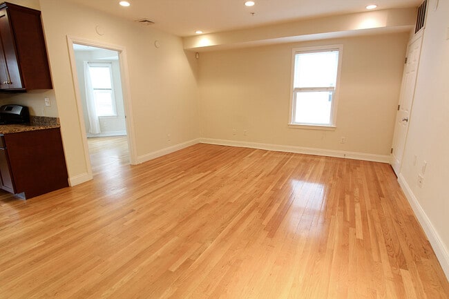Building Photo - 3 Griggs Pl