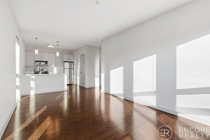 Building Photo - 45 Marion St