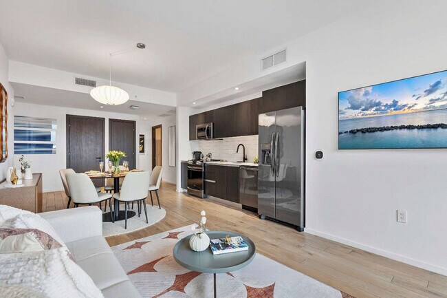 Building Photo - 398 NE 5th St