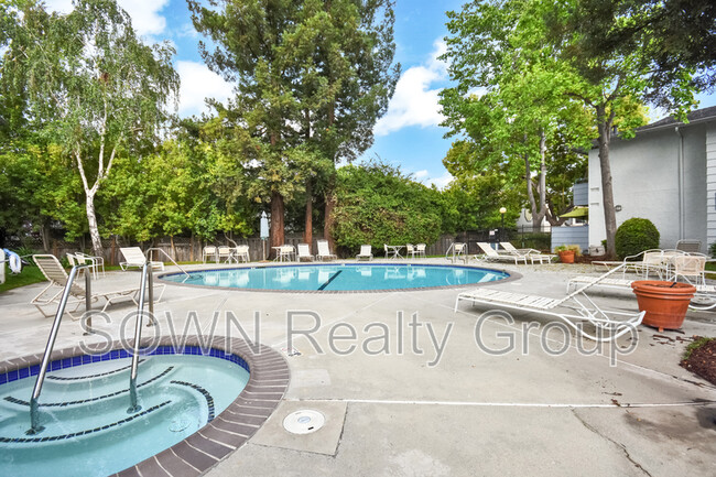 Building Photo - 4564 Waterville Dr