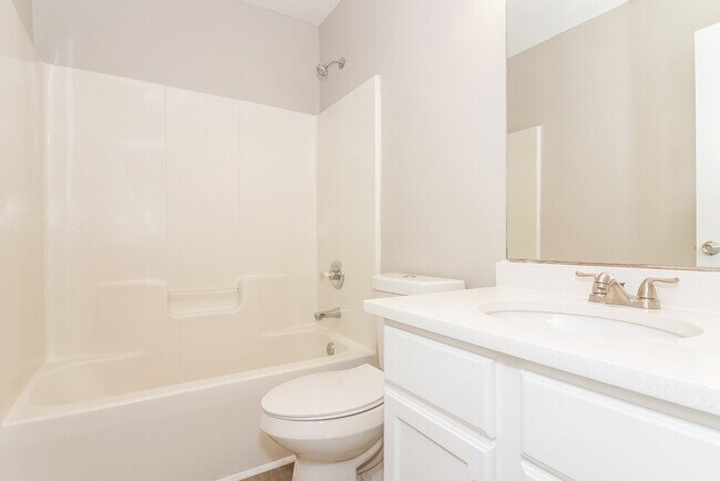Building Photo - 495 Oakland Hills Dr