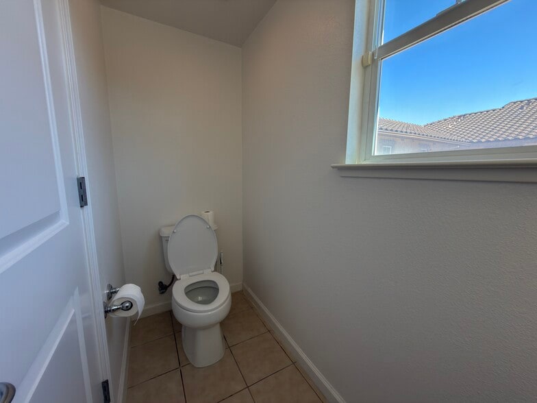 Half-Bathroom Toilet - 300 Presidio St