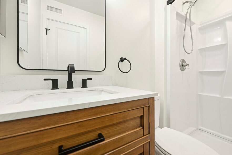 Building Photo - 362 Via Los Arcos