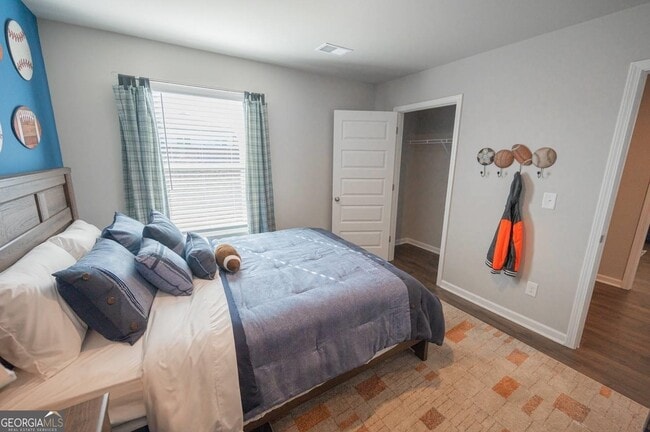 Building Photo - 4901 Stonebrooke Dr
