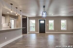 Building Photo - 700 Firefly Dr