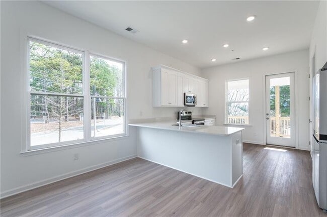 Building Photo - 101 Pearl St