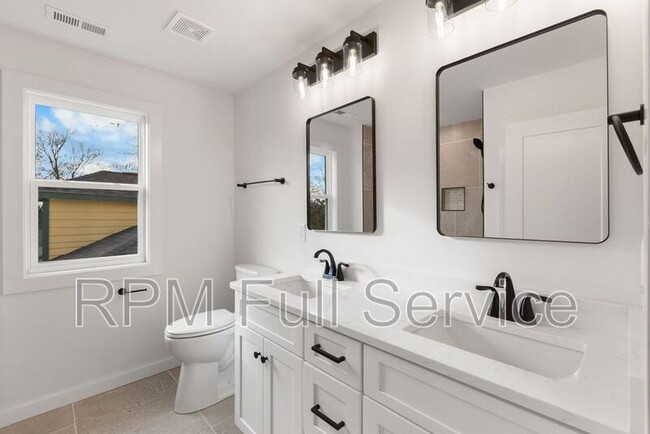 Building Photo - 1715 Heiman St