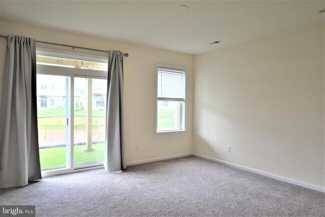 Building Photo - 61 Becker Dr