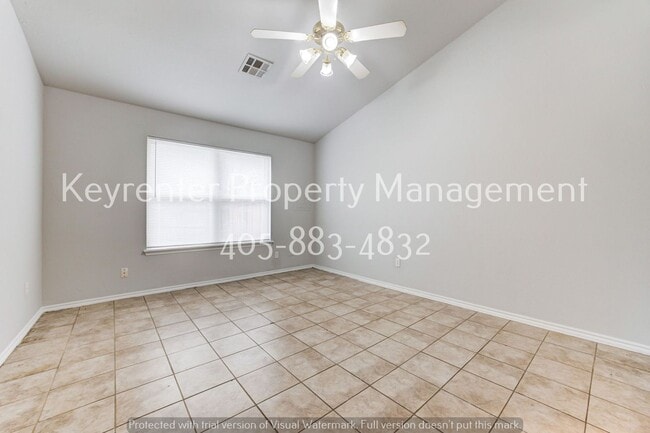 Building Photo - Cute 3BD/2BTH Duplex in Central East Norman!