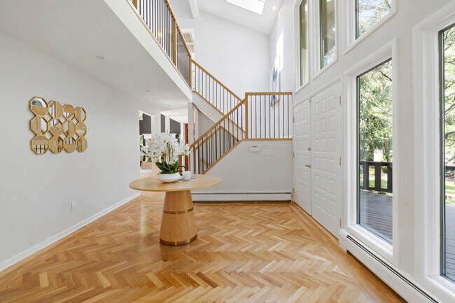 Building Photo - 2A Cherry Ln