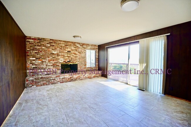 Building Photo - "Charming 3-Bedroom Sanctuary in San Rafae...