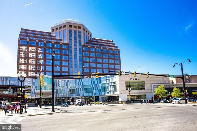 Building Photo - 3600 S Glebe Rd