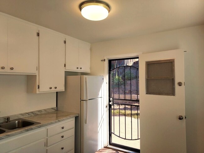Building Photo - 6091 Horton Dr