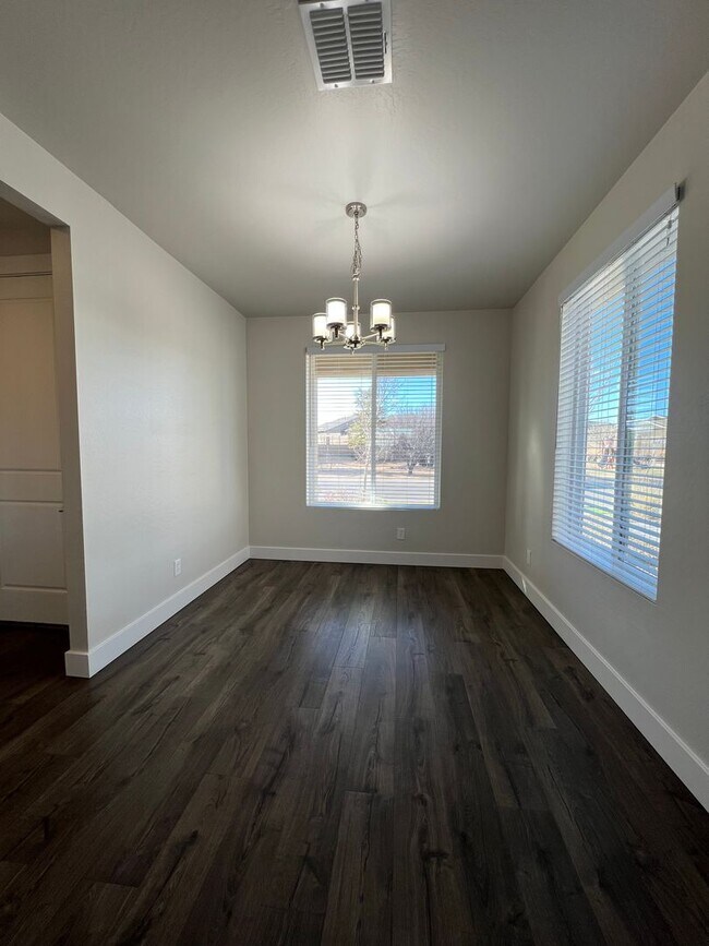 Building Photo - 3 Bedroom + Office in Highlands Ranch, Chi...