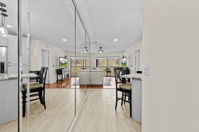 Building Photo - 2083 NE Collins Cir