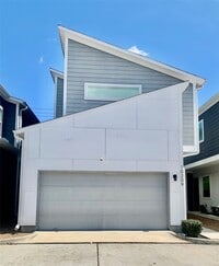 Building Photo - 10209 Las Nubes Ave