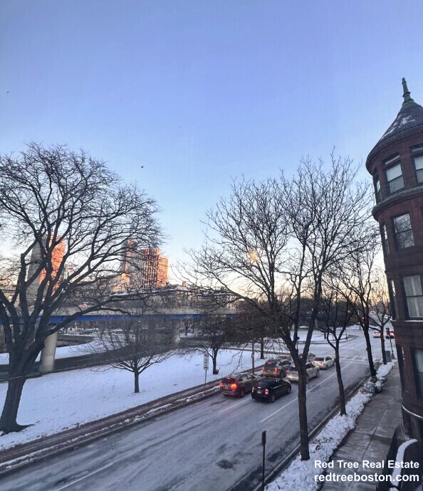 Building Photo - 583 Beacon St