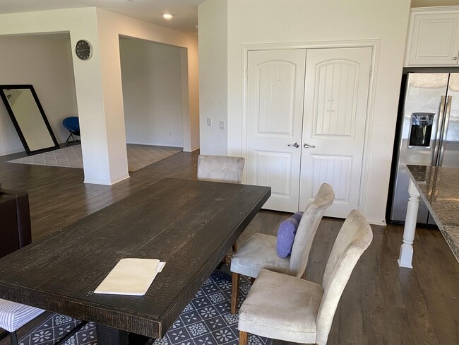 Building Photo - 29537 Glenneyre Way