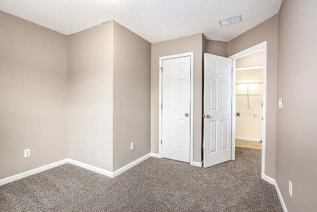 Building Photo - 1311 Rocking Chair Ct