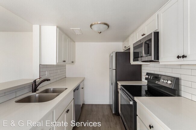 Building Photo - 2 br, 1 bath House - 740 E Joan D Arc Ave