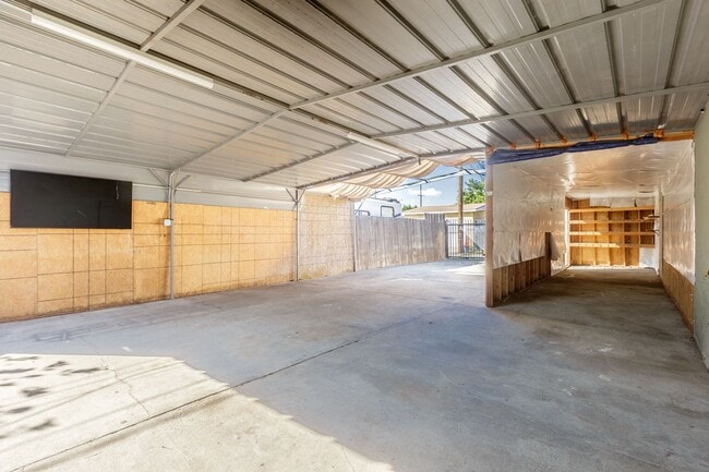 Building Photo - 13359 Filmore St