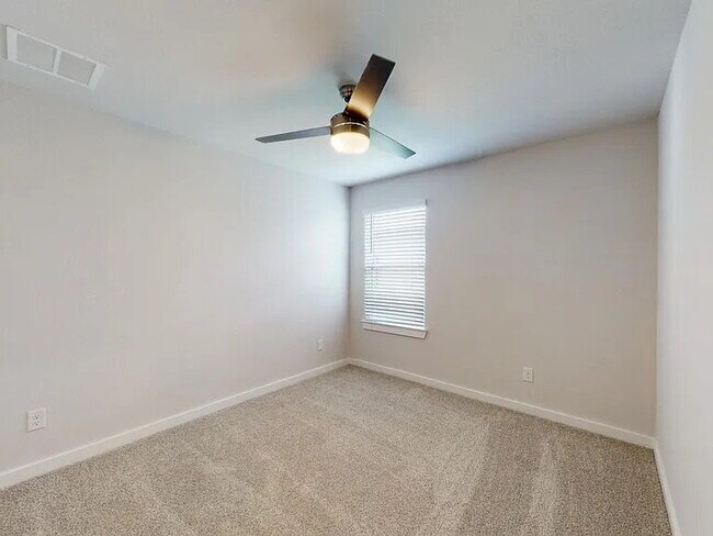 Building Photo - "Charming 3-Bedroom Retreat in College Station!"
