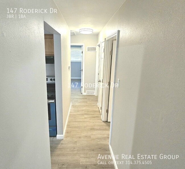 Building Photo - 147 Roderick Dr