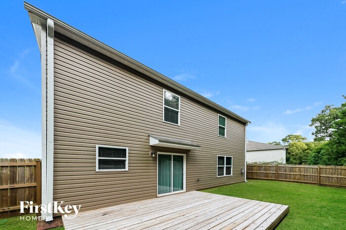 Building Photo - 940 Valley Cir