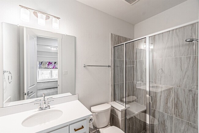 Building Photo - 4878 Limousine Ln