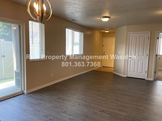 Building Photo - 380 N 500 W